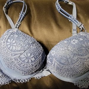 Victoria's Secret Bombshell Plunge